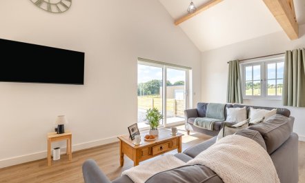 6 Bed in Meidrim 8