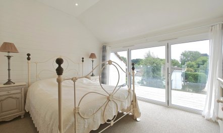 3 Bed in Christchurch 1