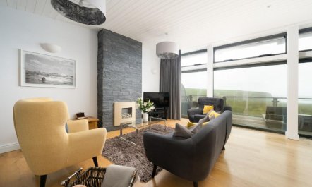 2 Bed in Watergate Bay 4