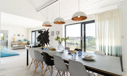 4 Bed in Mawgan Porth 8