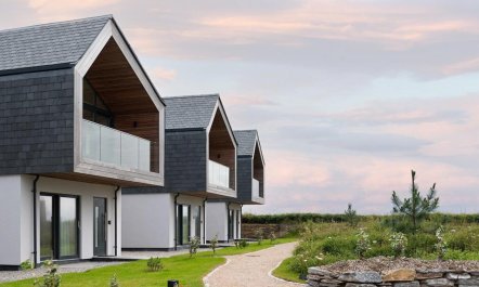 3 Bed in Mawgan Porth 1