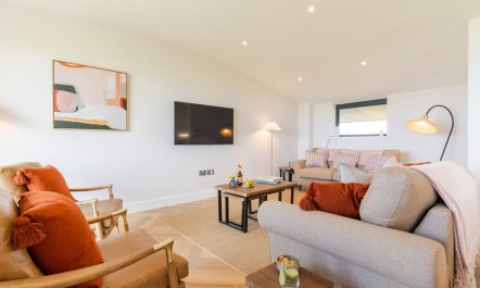 4 Bed in Widemouth Bay 9