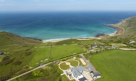 5 Bed in Sennen