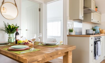 2 Bed in Whitsand Bay 8