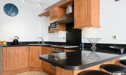 2 Bed in Watergate Bay 7