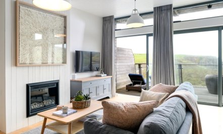 2 Bed in Watergate Bay 1