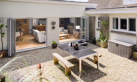 5 Bed in Mawgan Porth 2