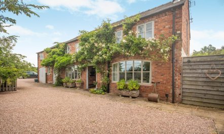 3 Bed in Overton 1