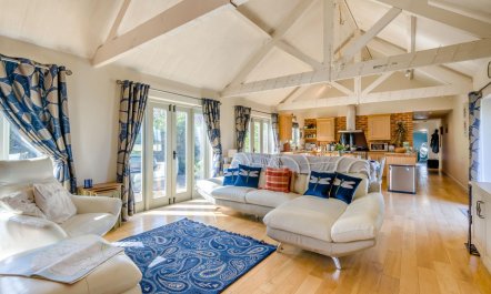 3 Bed in Briningham 1