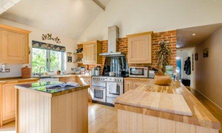 3 Bed in Briningham 7