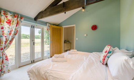 3 Bed in Briningham 2