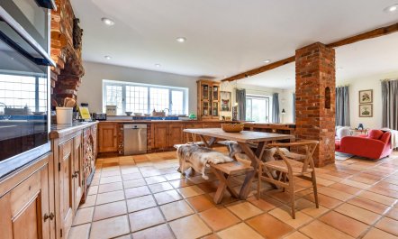 4 Bed in Itchenor 1