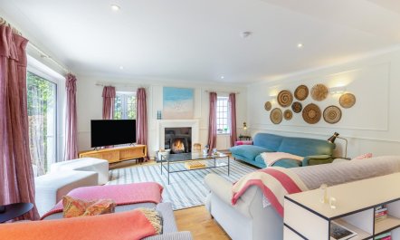 4 Bed in Itchenor 1