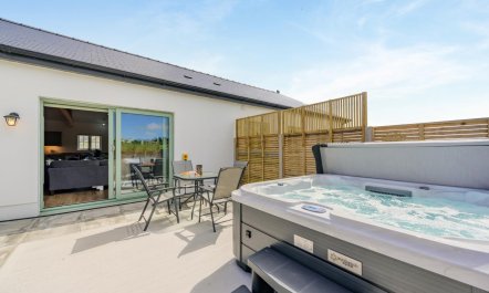 3 Bed in Meidrim 1