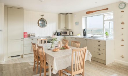 4 Bed in Polzeath 8