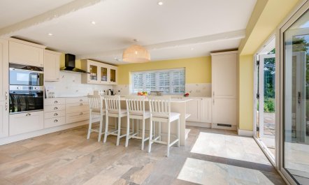6 Bed in Herons Ghyll 7