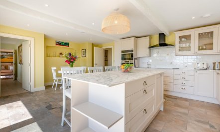 6 Bed in Herons Ghyll 9