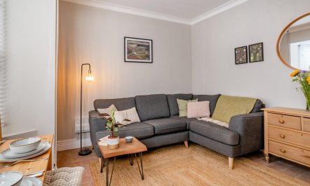 2 Bed in Mumbles 7