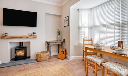 2 Bed in Mumbles 8