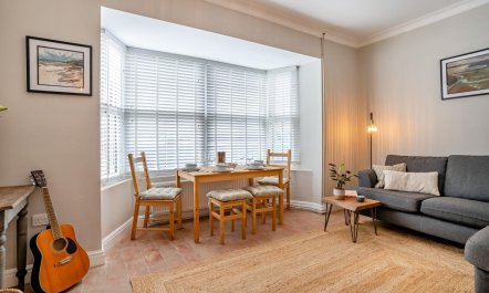 2 Bed in Mumbles 6