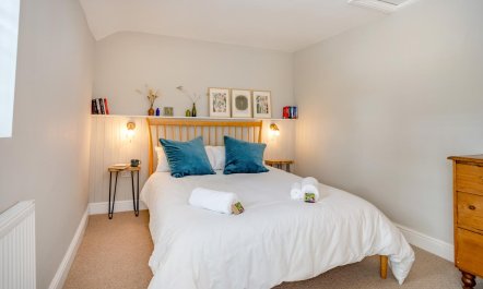 2 Bed in Mumbles 3