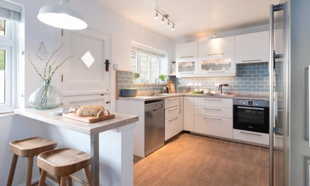 4 Bed in Mawgan Porth 9