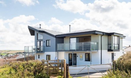 3 Bed in Perranporth 1