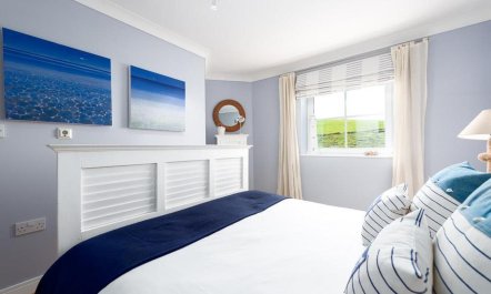 2 Bed in Watergate Bay 9