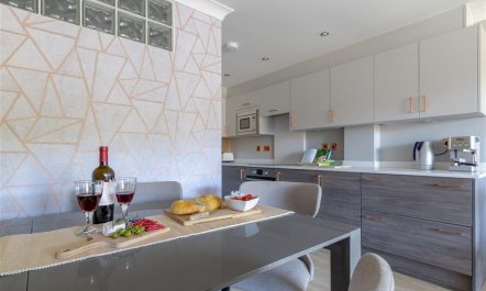 2 Bed in Watergate Bay 6