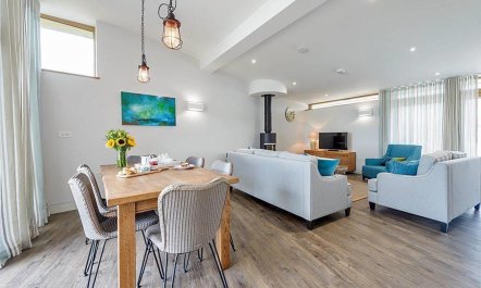 3 Bed in Widemouth Bay 5