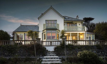 4 Bed in The Lizard 2