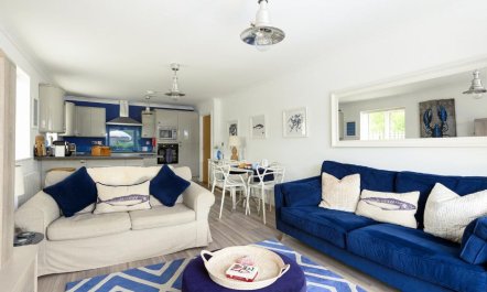 2 Bed in Mawgan Porth 3
