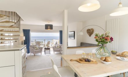 4 Bed in Mawgan Porth
