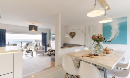 4 Bed in Mawgan Porth 8