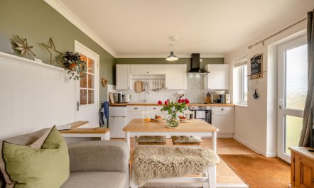 1 Bed in Eccles-on-Sea 2