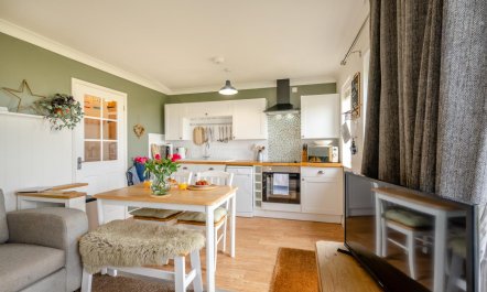 1 Bed in Eccles-on-Sea 9