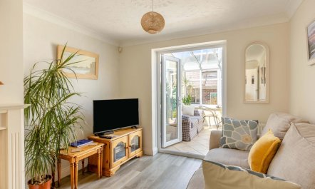 3 Bed in Bridport 1