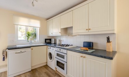 3 Bed in Bridport 5