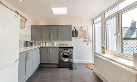 4 Bed in Brixham 1