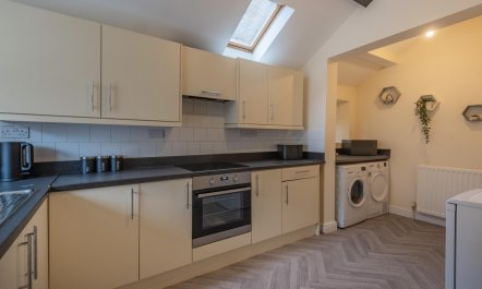 5 Bed in Windermere 3