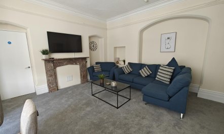 5 Bed in Windermere 1