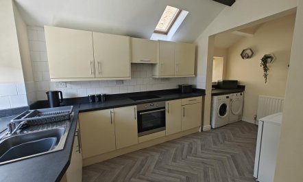 5 Bed in Windermere 2