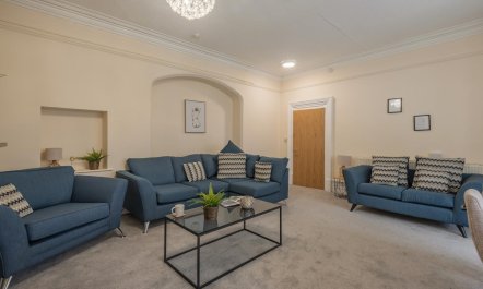 5 Bed in Windermere 1