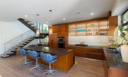 Above Hollywood 6