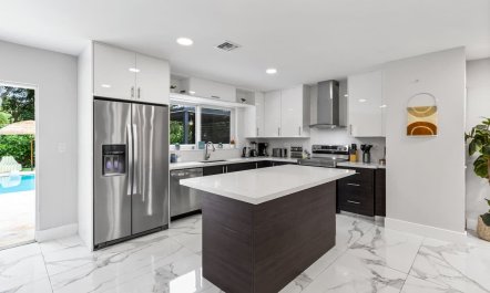 Pink over Aventura 9