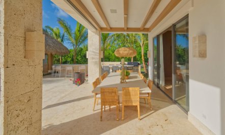 Palapa and Par 8