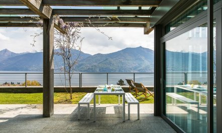 Glass & Como 6