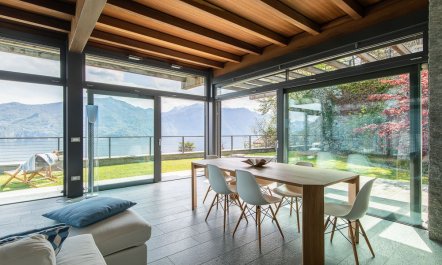 Glass & Como