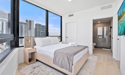 Skyline over Miami 8