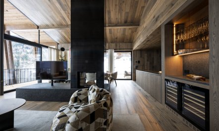 Firelit Chalet 9